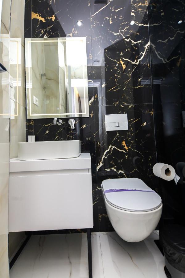 N Hotel City Center By Noshi Tirana Extérieur photo