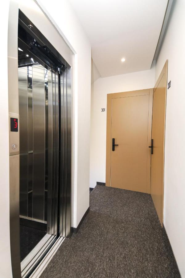 N Hotel City Center By Noshi Tirana Extérieur photo