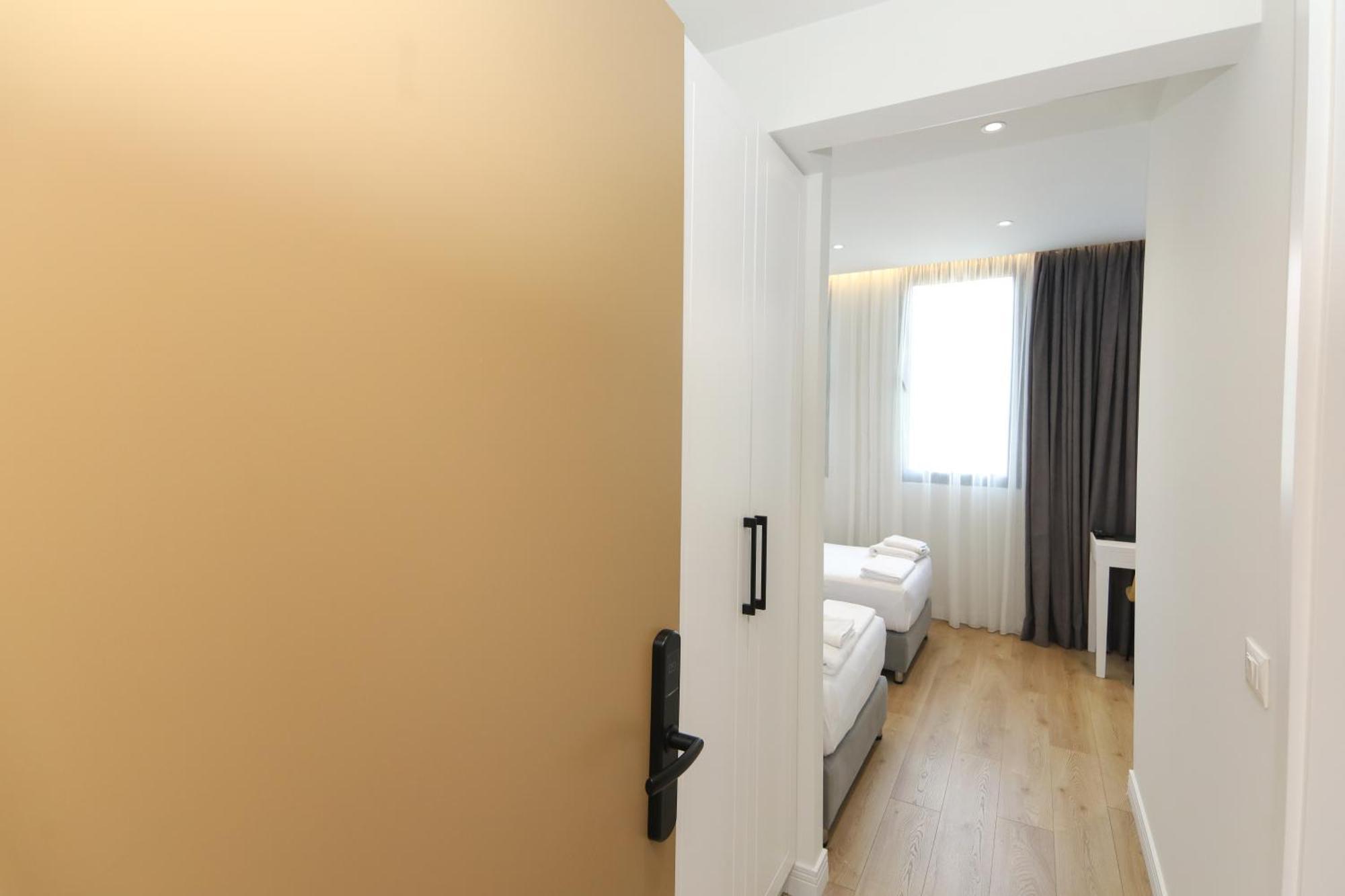 N Hotel City Center By Noshi Tirana Extérieur photo