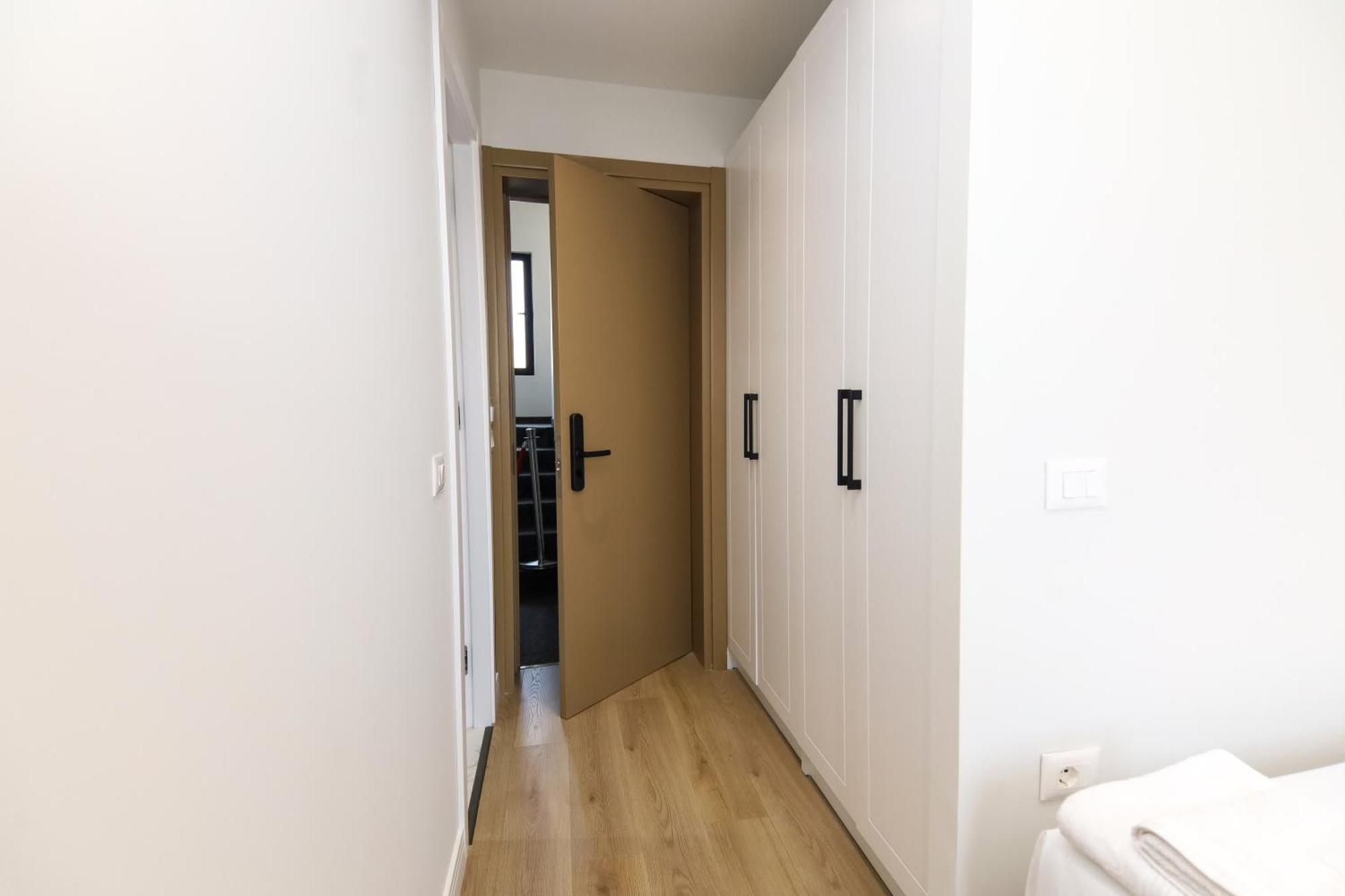 N Hotel City Center By Noshi Tirana Extérieur photo